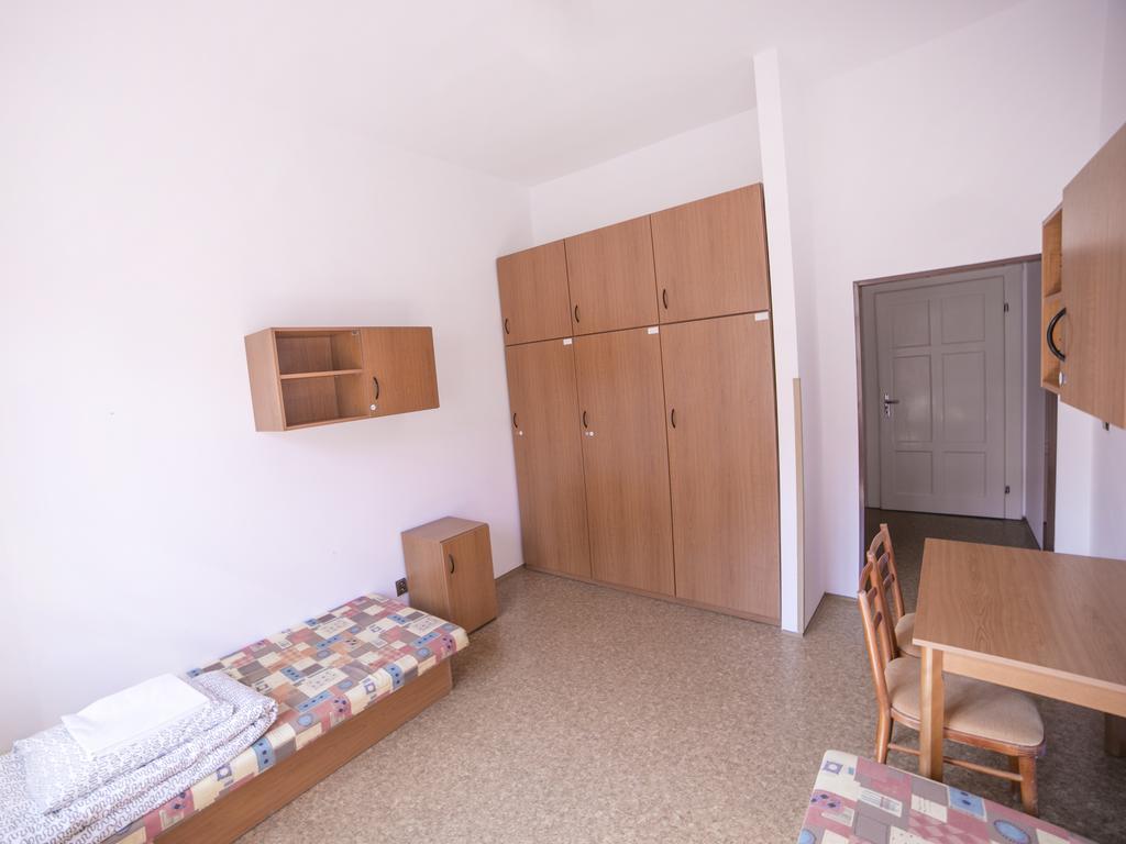 פראג Dizzy Daisy Hostel חדר תמונה