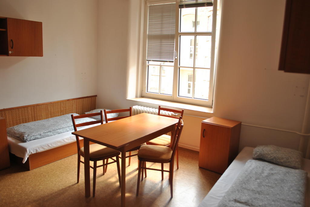 פראג Dizzy Daisy Hostel חדר תמונה