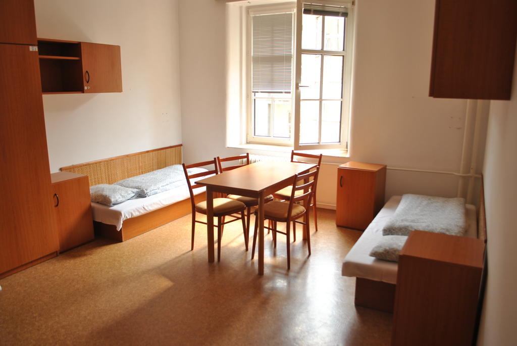 פראג Dizzy Daisy Hostel חדר תמונה