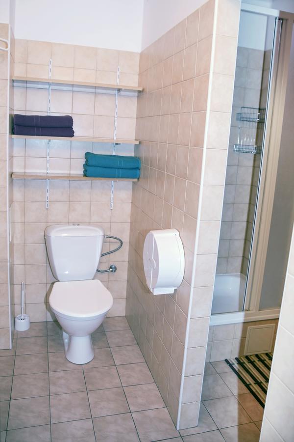 פראג Dizzy Daisy Hostel מראה חיצוני תמונה